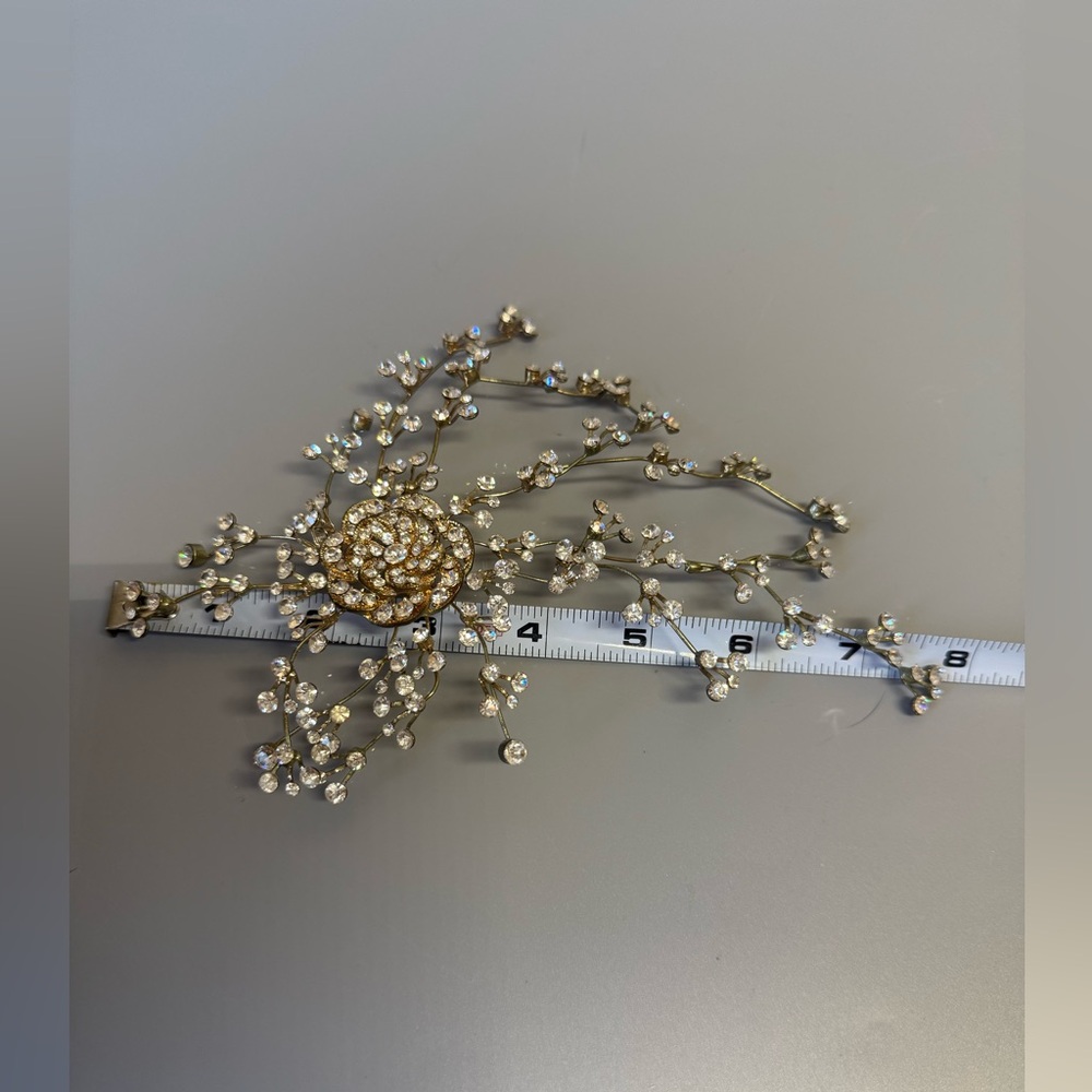 Crystal gold tone Floral Hairpiece Bridal - Picture 7 of 12